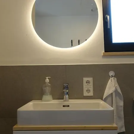 Waldblick - Neubau - Self-check-in - Kein Verkehr - Am Wald - Parkplaetze Vor Tuer - Or Double 아파트 인스브루크